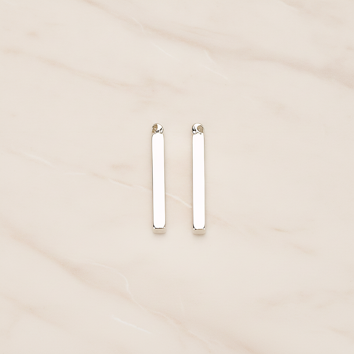 18mm Mini Squre Cube Vertical Bar Pendant, 2 Pc on warm marble background (PD.1431)