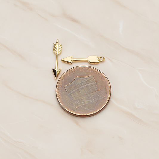 Simple Small Arrow Pendant, 2 Pc on warm marble background (PD.1449)