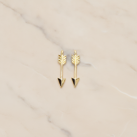 Simple Small Arrow Pendant, 2 Pc on warm marble background (PD.1449)
