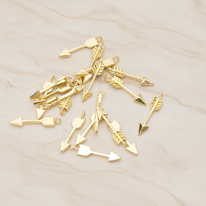 Simple Small Arrow Pendant, 2 Pc on warm marble background (PD.1449)
