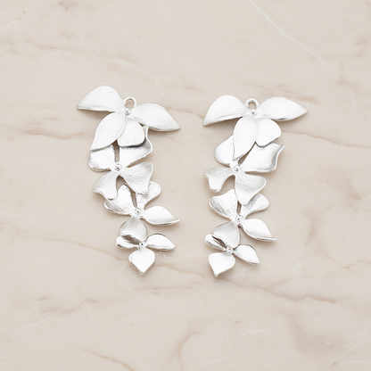 Quadruple Flower Pendant, 2 Pc on warm marble background (PD.148)