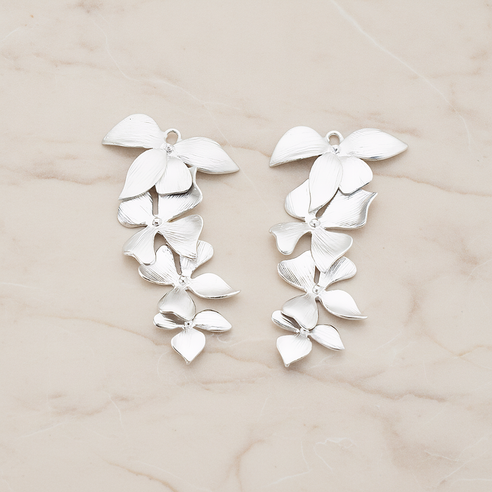 Quadruple Flower Pendant, 2 Pc on warm marble background (PD.148)