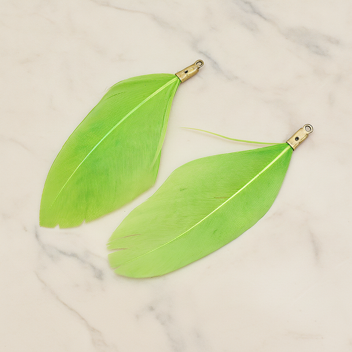 Simple Artificiality Feather Pendant, 2 Pc on warm marble background (PD.1492-02)