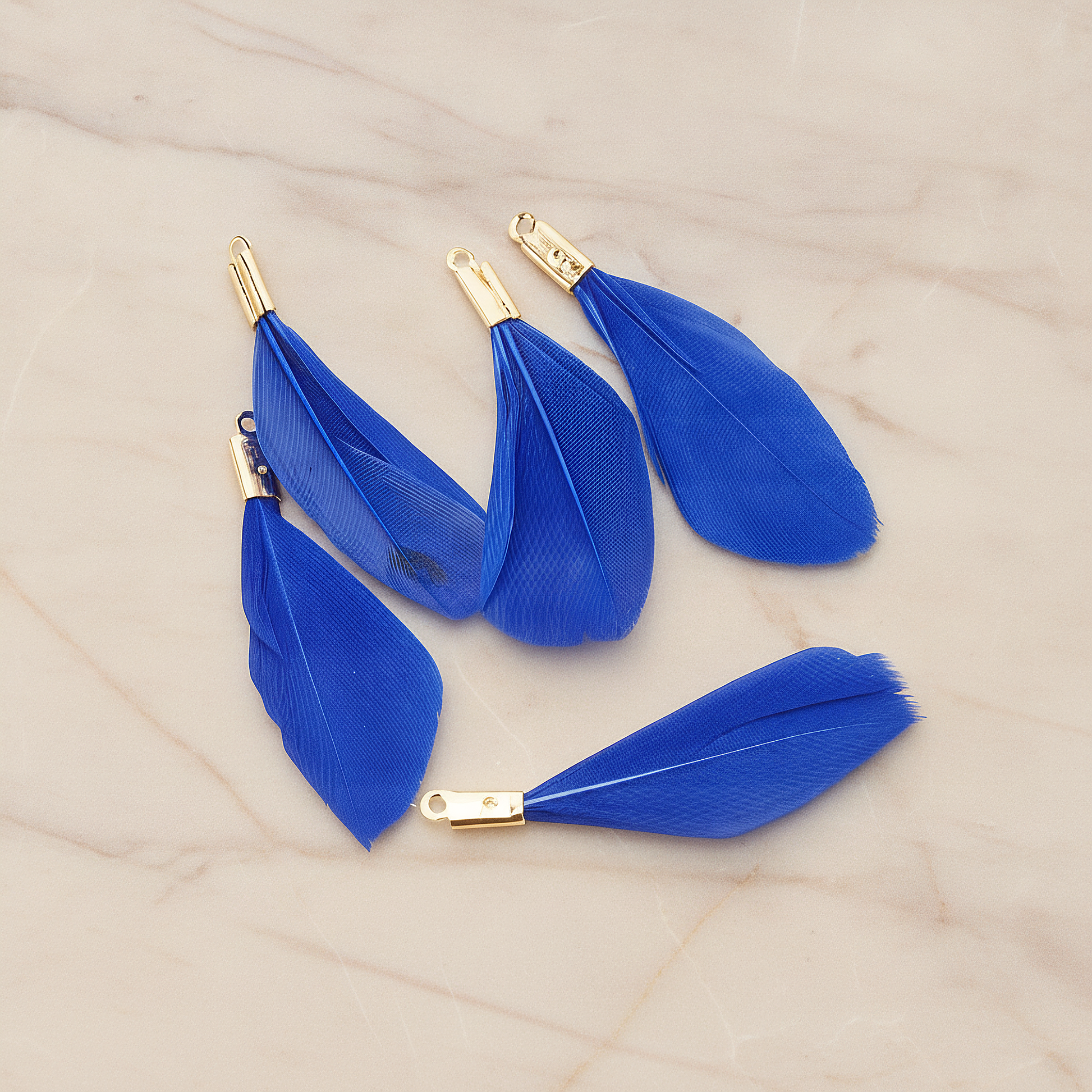 Simple Small Artificiality Feather Pendant, 2 Pc on warm marble background (PD.1492-06)