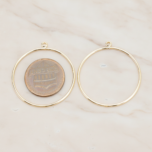Large Circle Link Pendant, 4 Pc on warm marble background (PD.1706-02)