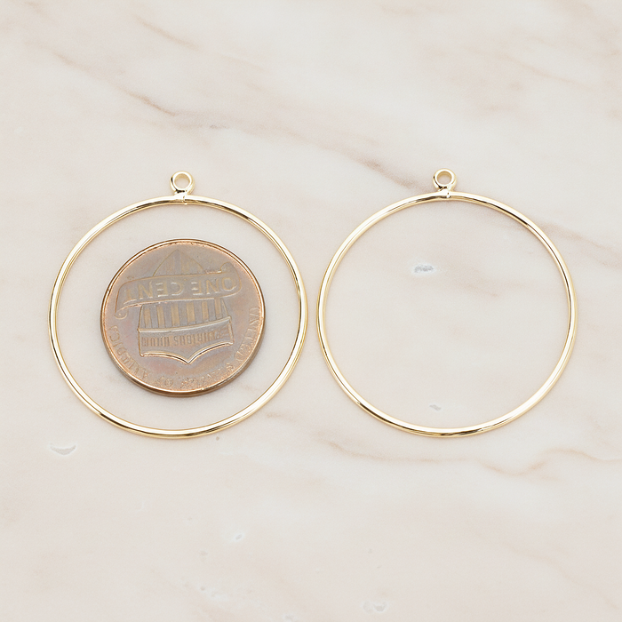 Large Circle Link Pendant, 4 Pc on warm marble background (PD.1706-02)