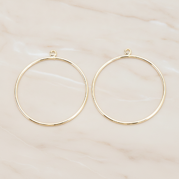Large Circle Link Pendant, 4 Pc on warm marble background (PD.1706-02)