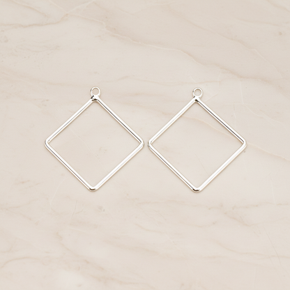 Small Rhombus Link Pendant, 4 Pc on warm marble background (PD.1707-01)