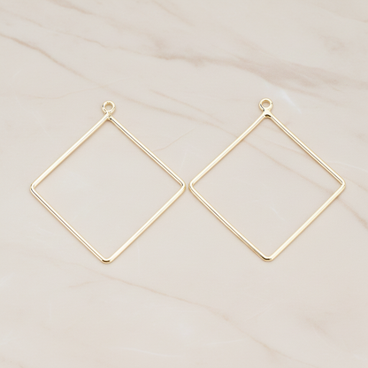 Large Rhombus Link Pendant, 4 Pc on warm marble background (PD.1707-02)