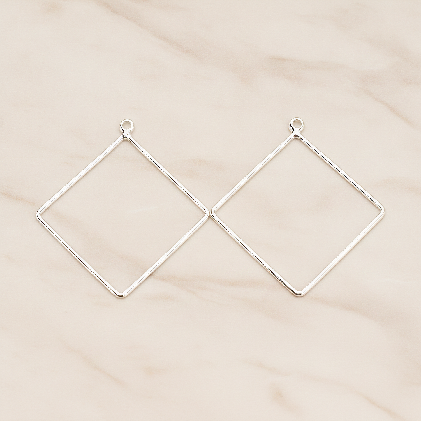 Large Rhombus Link Pendant, 4 Pc on warm marble background (PD.1707-02)