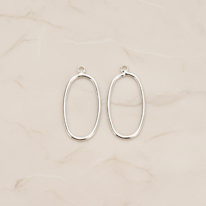 Simple Oval Link Pendant, 4 Pc on warm marble background (PD.1710)