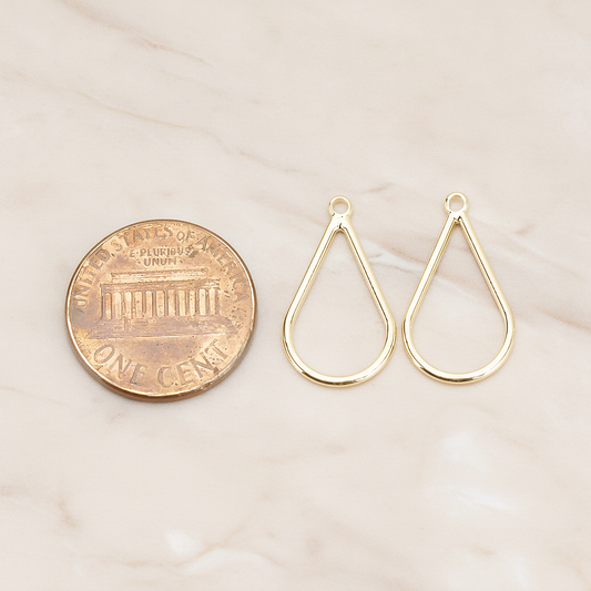 Simple Teardrop Link Pendant, 4 Pc on warm marble background (PD.1711)