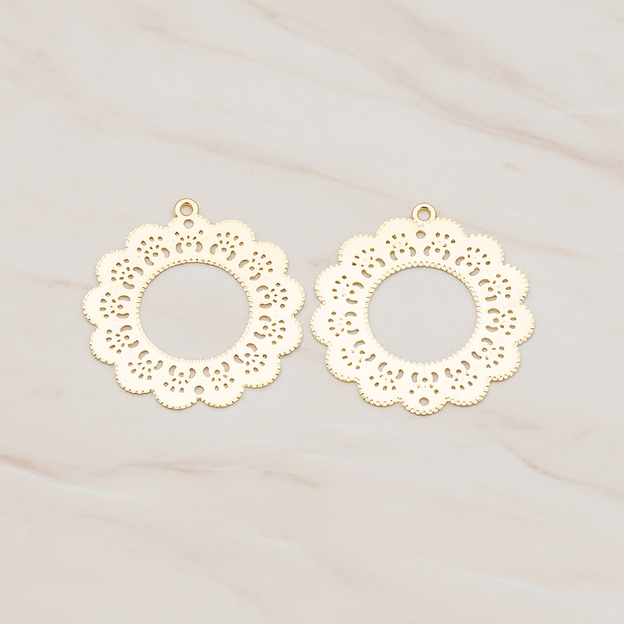 Filigree Round Floral Pendant, 4 Pc on warm marble background (PD.218)