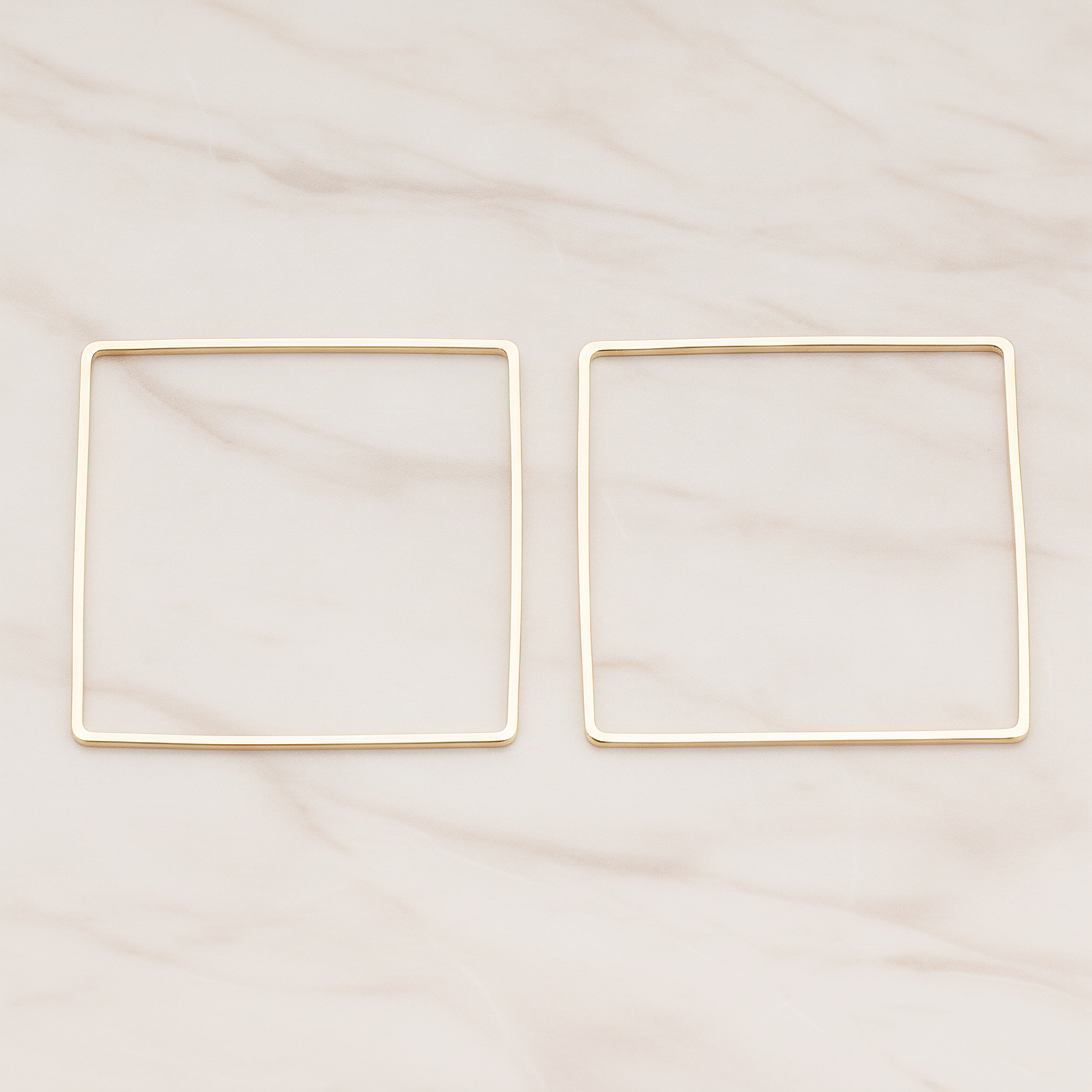 40mm Simple Square Link Pendant, 2 Pc on warm marble background (PD.303-02)