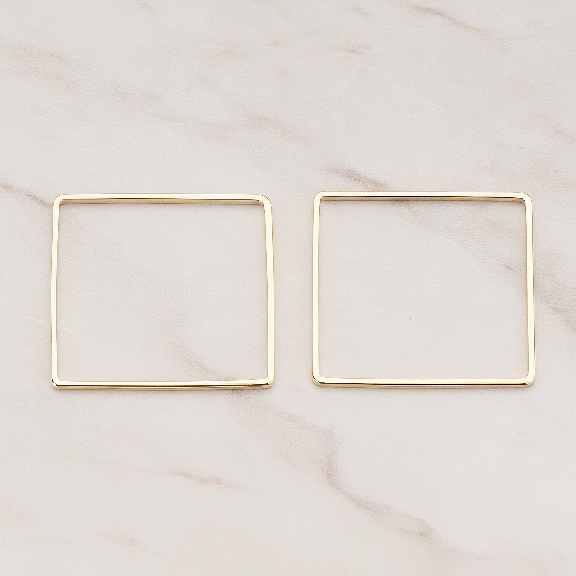 30mm Simple Square Link Pendant, 2 Pc on warm marble background (PD.303-03)