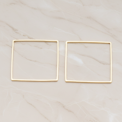 30mm Simple Square Link Pendant, 2 Pc on warm marble background (PD.303-03)