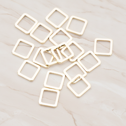 8mm Simple Square Link Pendant, 6 Pc on warm marble background (PD.303-05)