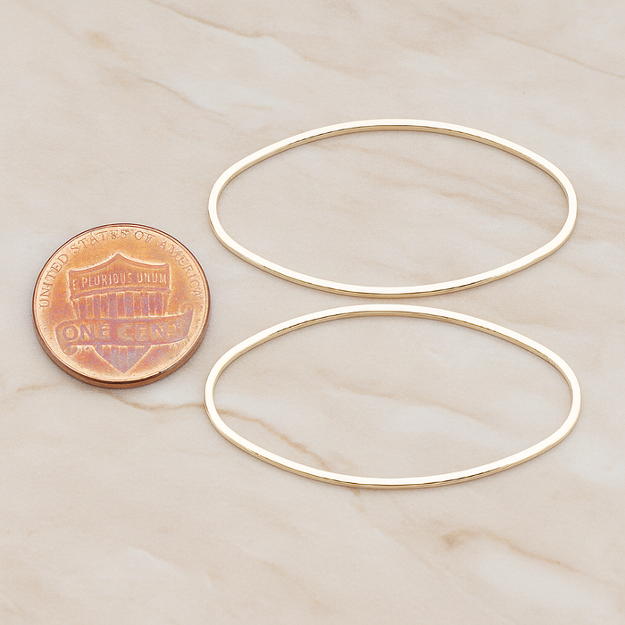40 X 20 Mm Simple Oval Link Pendant, 2 Pc on warm marble background (PD.304-01)
