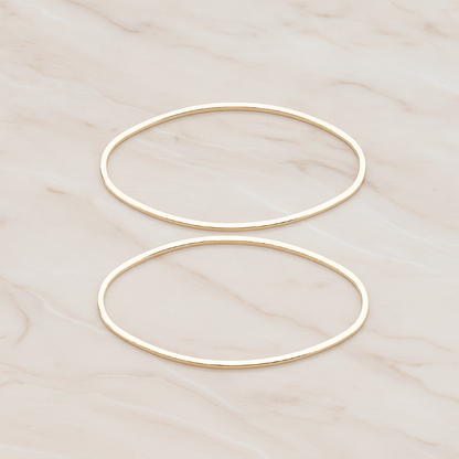 40 X 20 Mm Simple Oval Link Pendant, 2 Pc on warm marble background (PD.304-01)