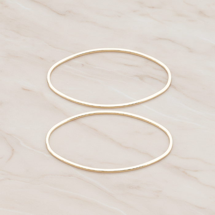 40 X 20 Mm Simple Oval Link Pendant, 2 Pc on warm marble background (PD.304-01)
