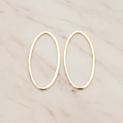 15 X 30 Mm Simple Oval Link Pendant, 2 Pc on warm marble background (PD.304-02)