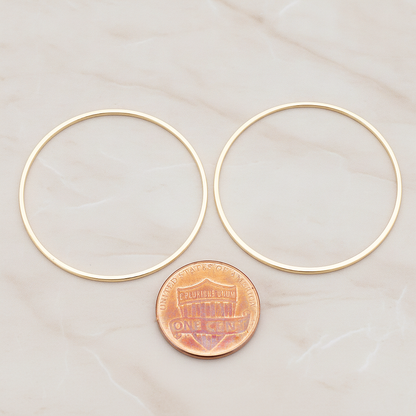 25mm Simple Round Link Pendant, 2 Pc on warm marble background (PD.305-05)