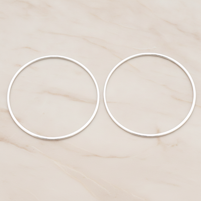25mm Simple Round Link Pendant, 2 Pc on warm marble background (PD.305-05)