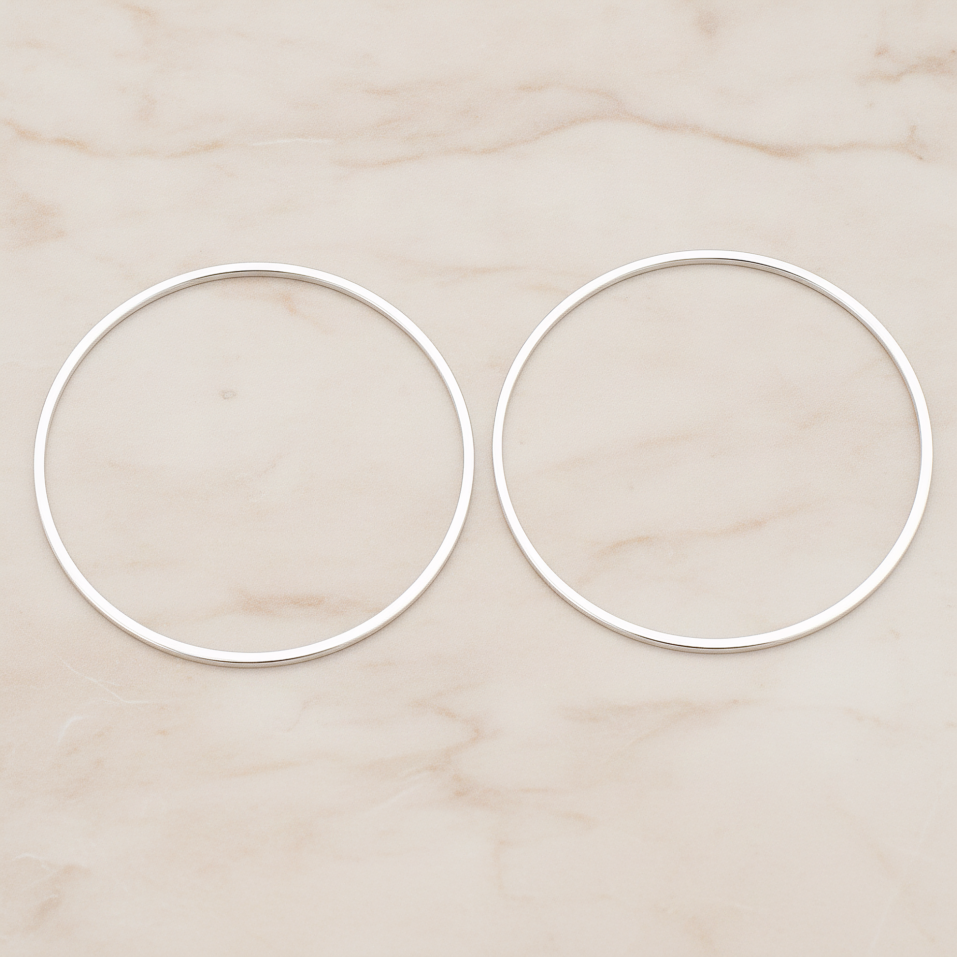 35mm Simple Round Link Pendant, 2 Pc on warm marble background (PD.305-06)