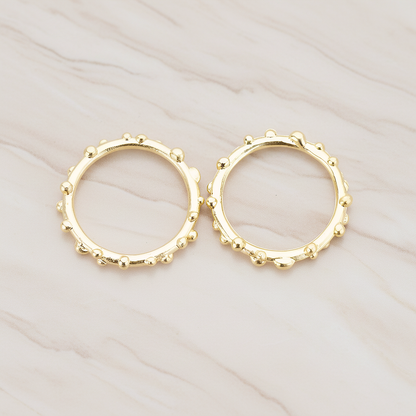 Large Round Dotted Link Pendant, 2 Pc on warm marble background (PD.336-02)