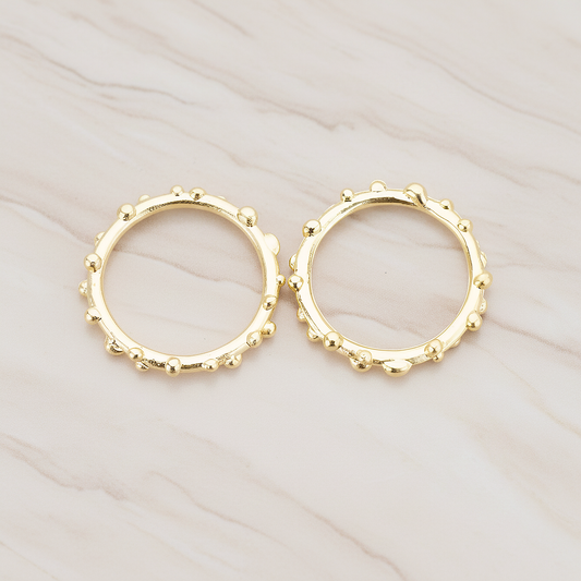 Large Round Dotted Link Pendant, 2 Pc on warm marble background (PD.336-02)