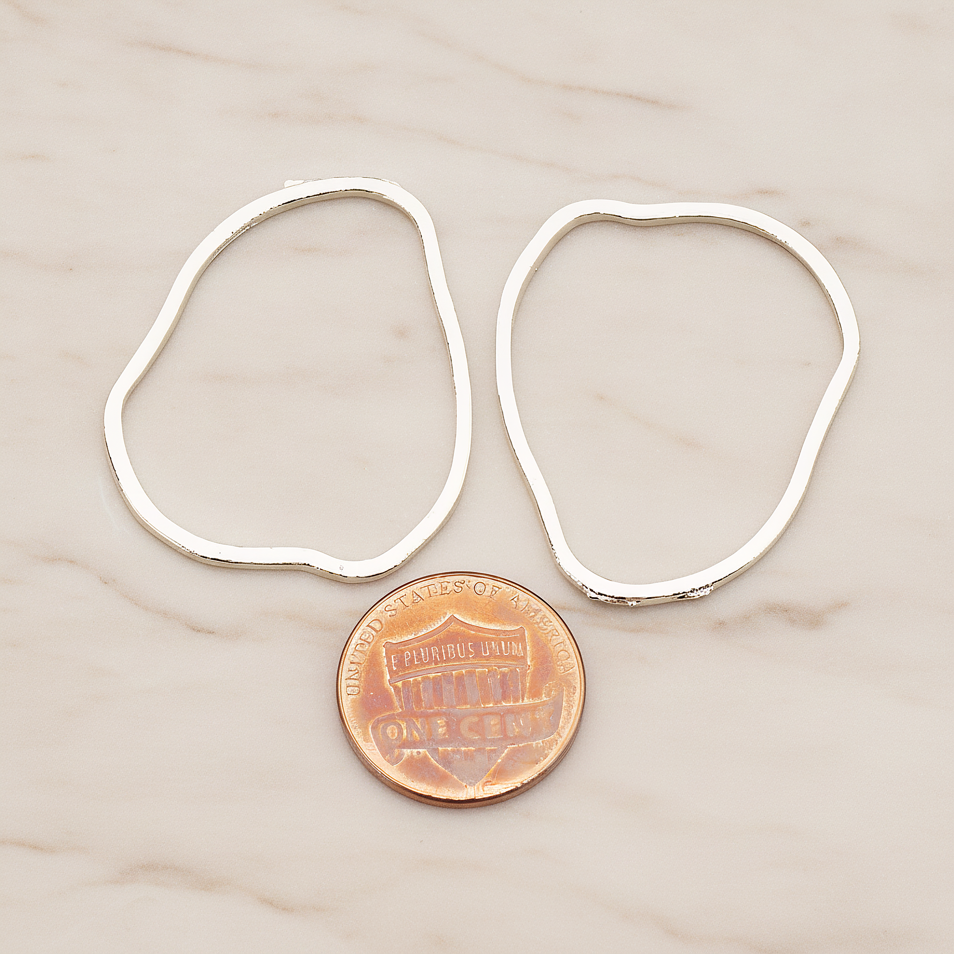 Uneven Circle Link Pendant, 2 Pc on warm marble background (PD.421)