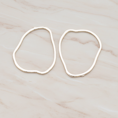 Uneven Circle Link Pendant, 2 Pc on warm marble background (PD.421)