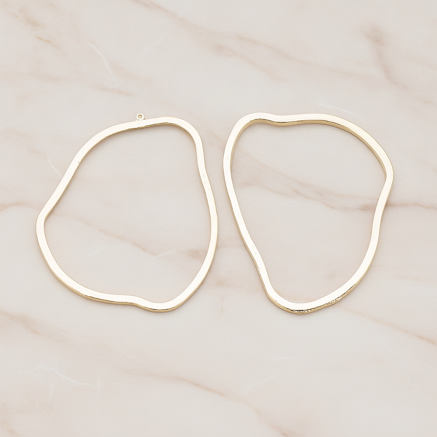 Uneven Circle Link Pendant, 2 Pc on warm marble background (PD.421)