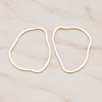 Uneven Circle Link Pendant, 2 Pc on warm marble background (PD.421)