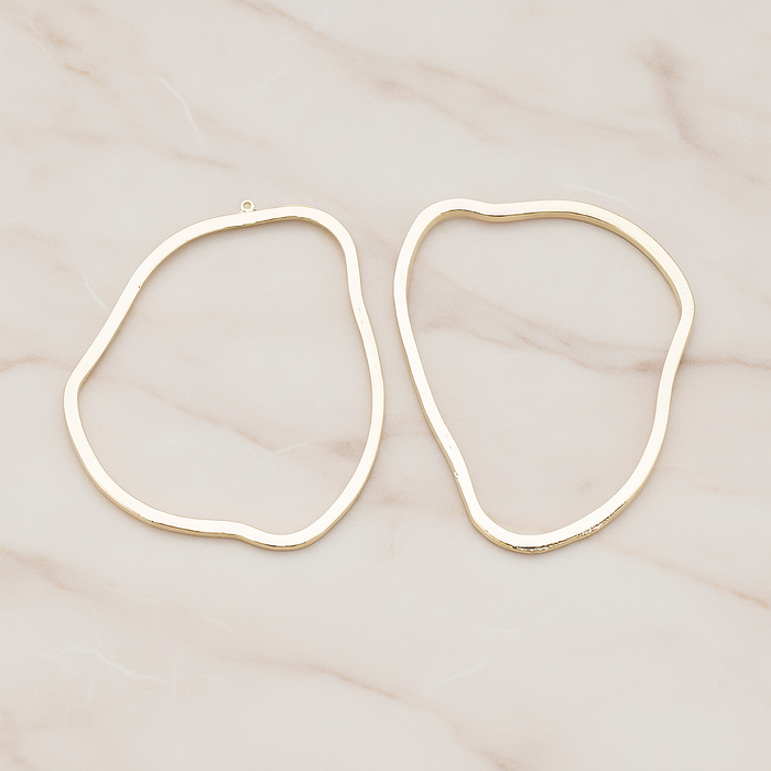 Uneven Circle Link Pendant, 2 Pc on warm marble background (PD.421)