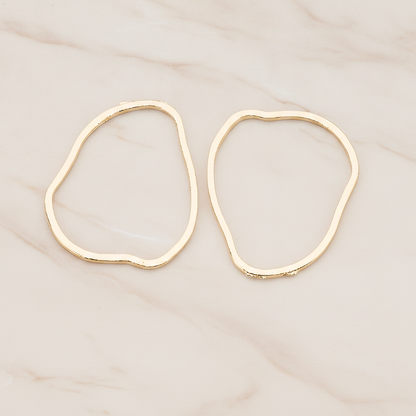 Uneven Circle Link Pendant, 2 Pc on warm marble background (PD.421)