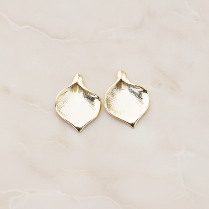 Small Wide Calla Flower Pendant, 2 Pc on warm marble background (PD.455-01)