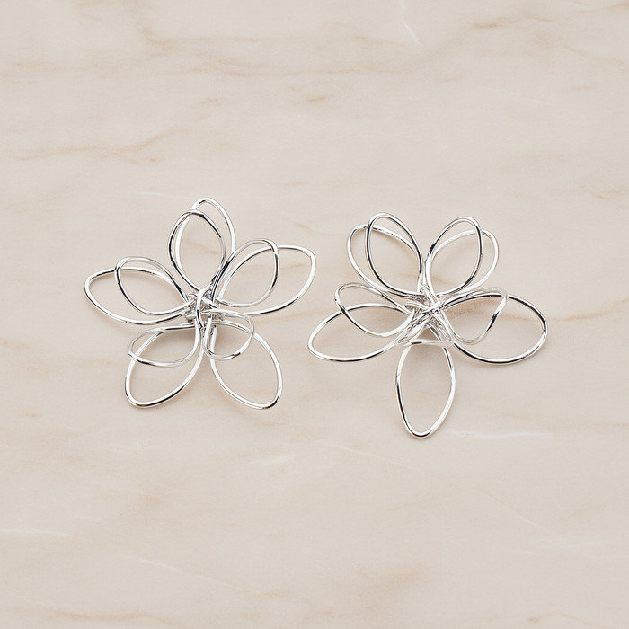 3D Wired Flower Pendant, 2 Pc on warm marble background (PD.464)