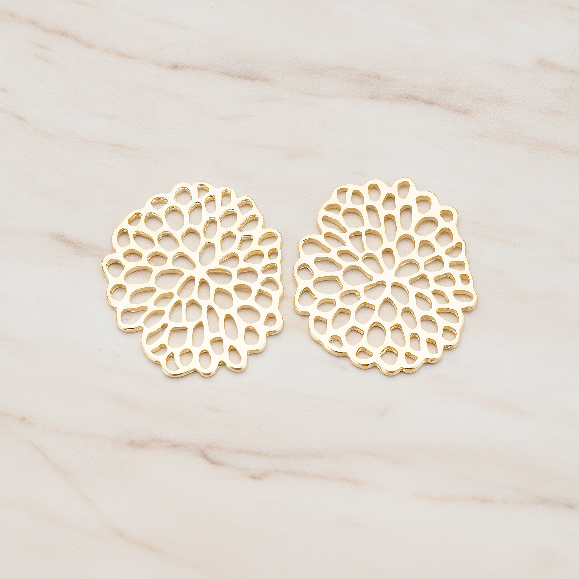 Mum Flower Pendant, 2 Pc on warm marble background (PD.465-01)