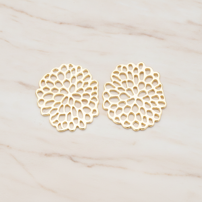 Mum Flower Pendant, 2 Pc on warm marble background (PD.465-01)