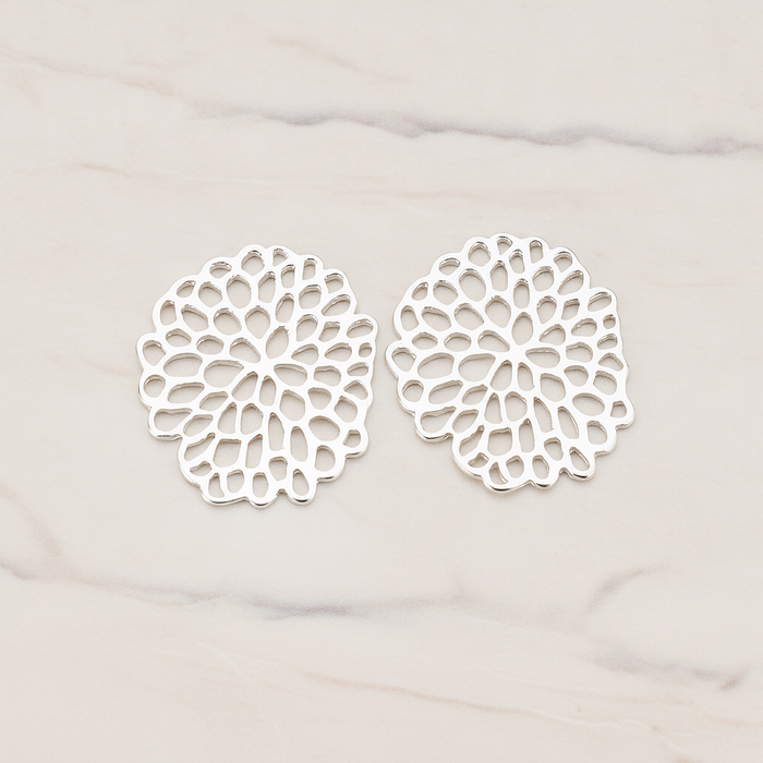 Mum Flower Pendant, 2 Pc on warm marble background (PD.465-01)