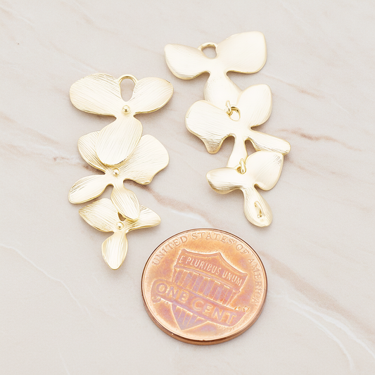 Triple Flower Pendant, 2 Pc on warm marble background (PD.507-01)