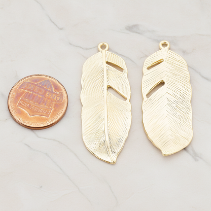 Feather Pendant, 2 Pc on warm marble background (PD.510)