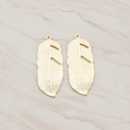 Feather Pendant, 2 Pc on warm marble background (PD.510)