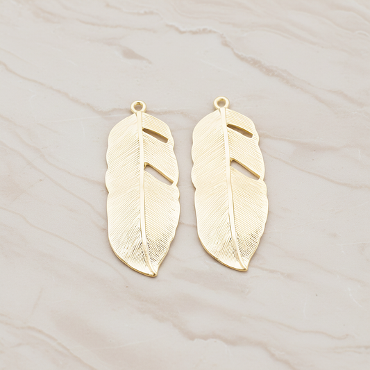 Feather Pendant, 2 Pc on warm marble background (PD.510)
