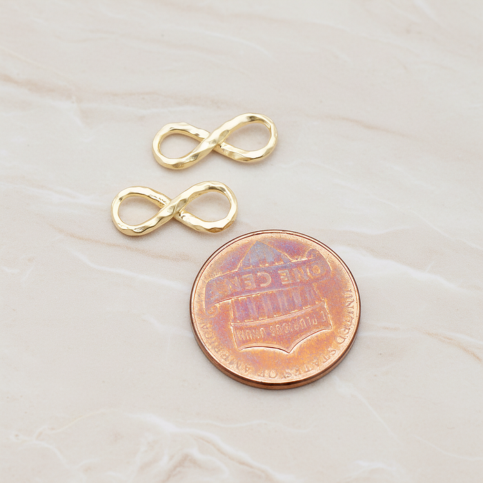 Hammered Infinity Link Pendant, 2 Pc on warm marble background (PD.869)