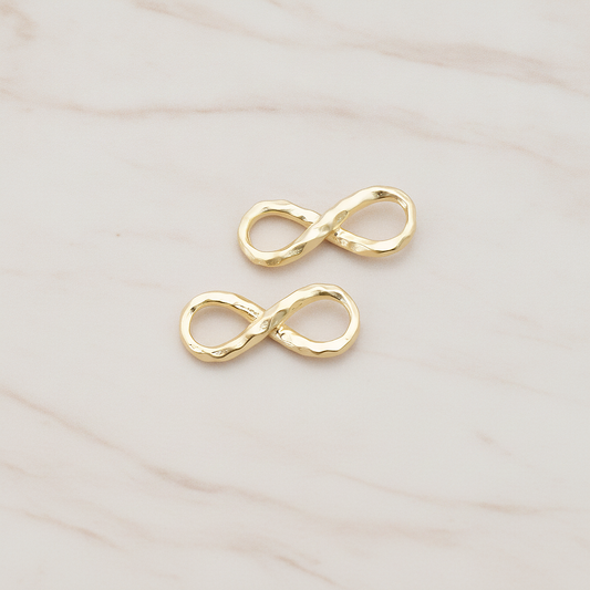 Hammered Infinity Link Pendant, 2 Pc on warm marble background (PD.869)