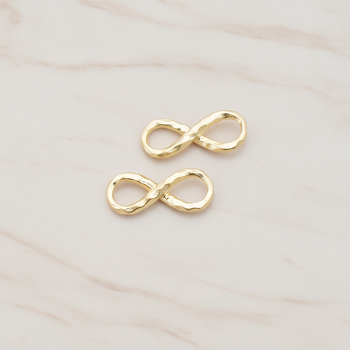 Hammered Infinity Link Pendant, 2 Pc on warm marble background (PD.869)