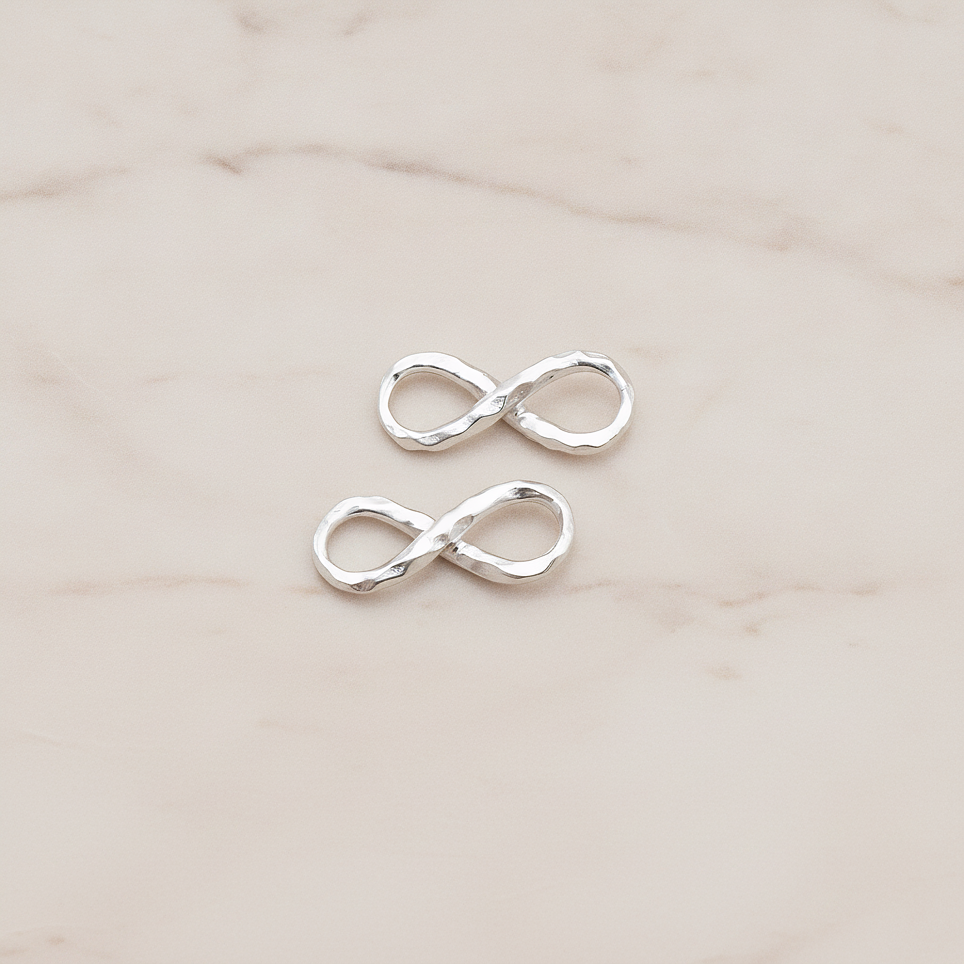 Hammered Infinity Link Pendant, 2 Pc on warm marble background (PD.869)