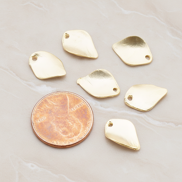 Flat Plain Leaf Pendant, 2 Pc on warm marble background (PD.915)